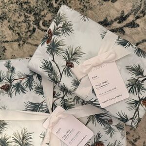 NWTS Pottery Barn Queen sheet set(fitted, flat, 2 pillowcases)+2 king pillowcase